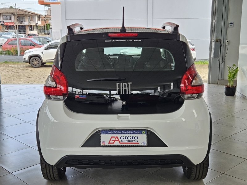 FIAT - MOBI - 2022/2023 - Branca - R$ 61.000,00