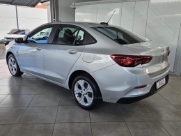 CHEVROLET - ONIX - 2022/2023 - Prata - R$ 76.500,00