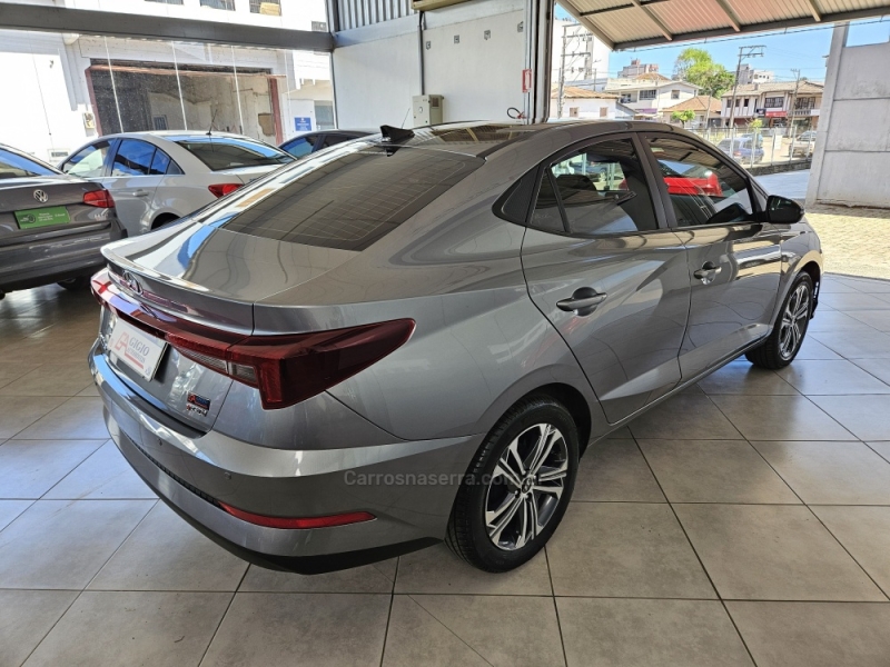 HYUNDAI - HB20S - 2023/2024 - Cinza - R$ 95.000,00
