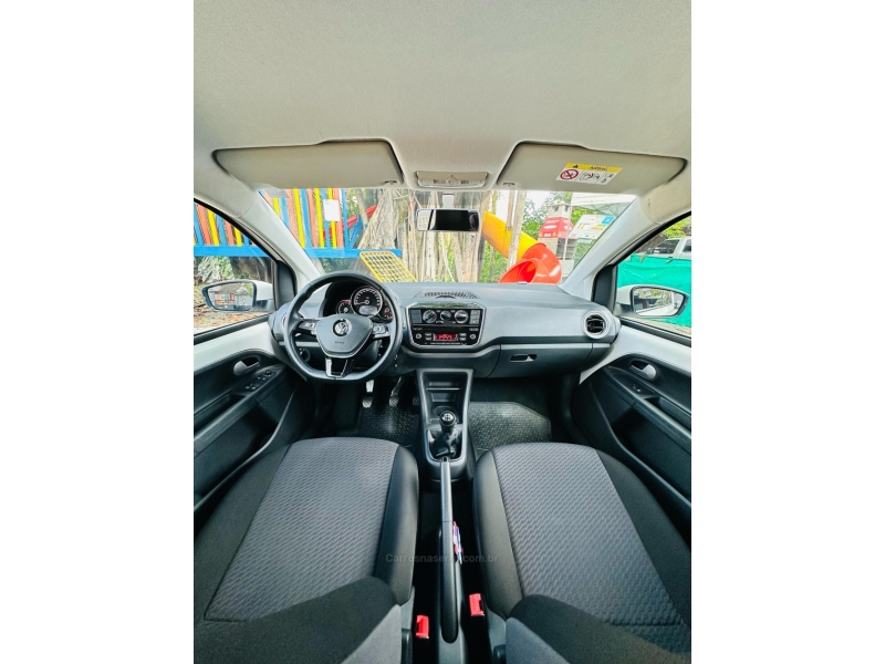 VOLKSWAGEN - UP - 2018/2019 - Branca - R$ 62.000,00