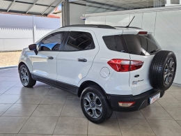FORD - ECOSPORT - 2017/2018 - Branca - R$ 73.000,00