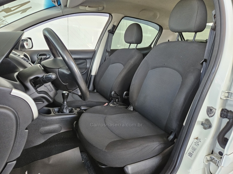 PEUGEOT - 207 - 2012/2014 - Branca - R$ 30.500,00