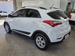 HYUNDAI - HB20X - 2013/2014 - Branca - R$ 58.500,00