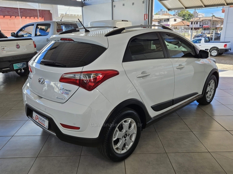 HYUNDAI - HB20X - 2013/2014 - Branca - R$ 58.500,00