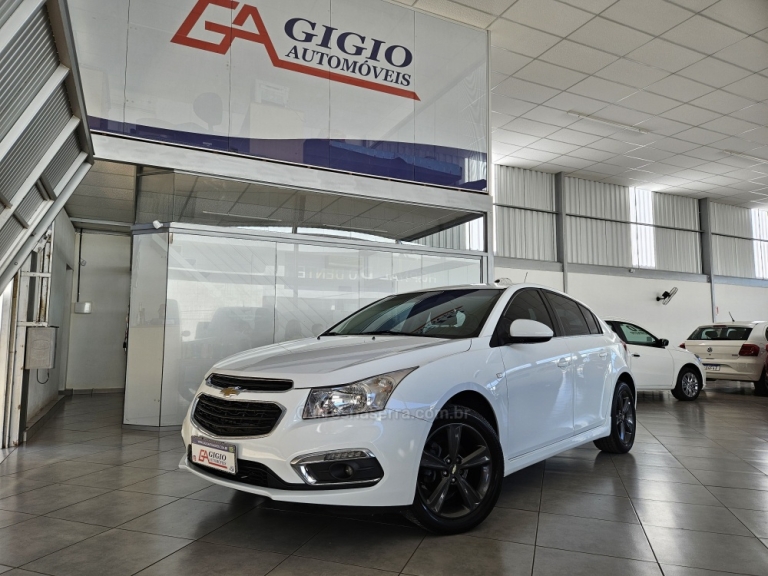 CHEVROLET - CRUZE - 2015/2016 - Branca - R$ 75.000,00