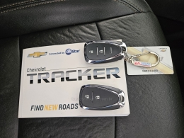 CHEVROLET - TRACKER - 2018/2019 - Prata - R$ 92.000,00