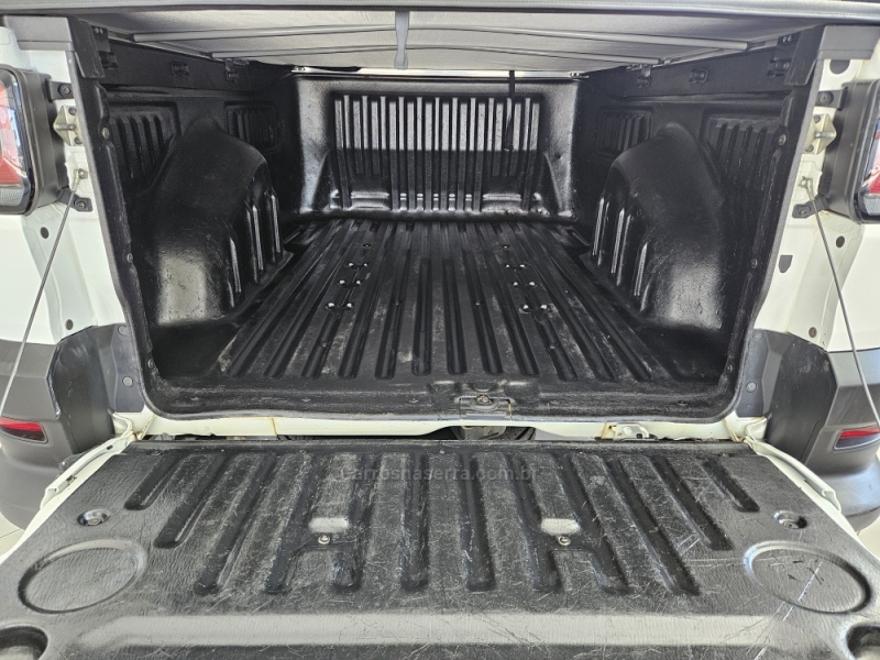 FIAT - STRADA - 2022/2022 - Branca - R$ 74.000,00