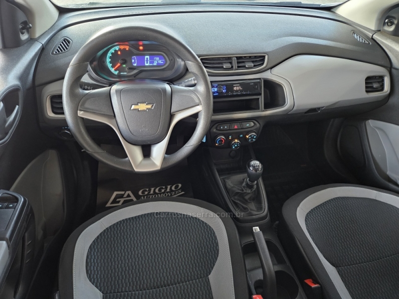 CHEVROLET - ONIX - 2015/2016 - Prata - R$ 47.000,00