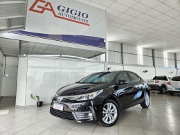 TOYOTA - COROLLA - 2017/2018 - Preta - R$ 103.000,00