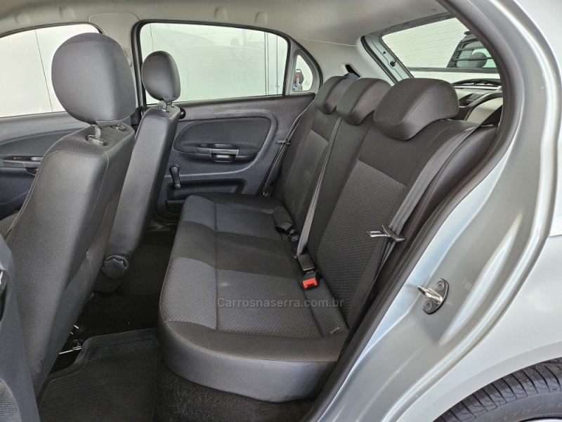 VOLKSWAGEN - GOL - 2022/2023 - Prata - R$ 59.900,00
