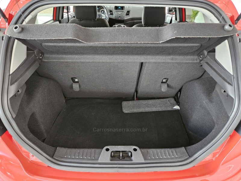 FORD - FIESTA - 2018/2019 - Vermelha - R$ 61.000,00