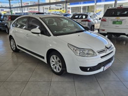 CITROËN - C4 - 2012/2013 - Branca - R$ 34.000,00