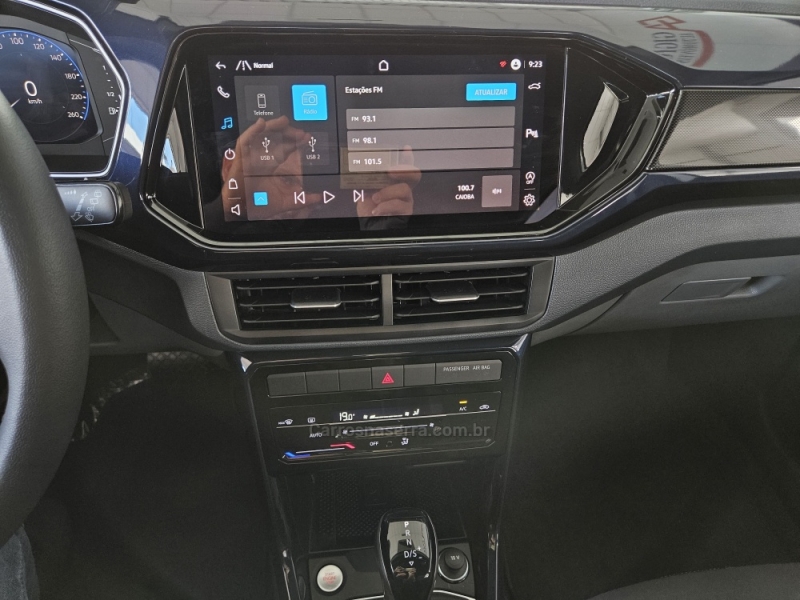 VOLKSWAGEN - T-CROSS - 2023/2024 - Prata - R$ 132.900,00