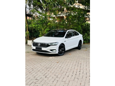 VOLKSWAGEN - JETTA - 2020/2020 - Branca - R$ 123.000,00