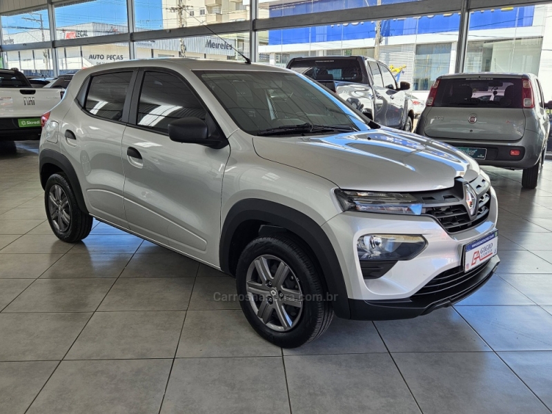 RENAULT - KWID - 2022/2023 - Prata - R$ 52.800,00