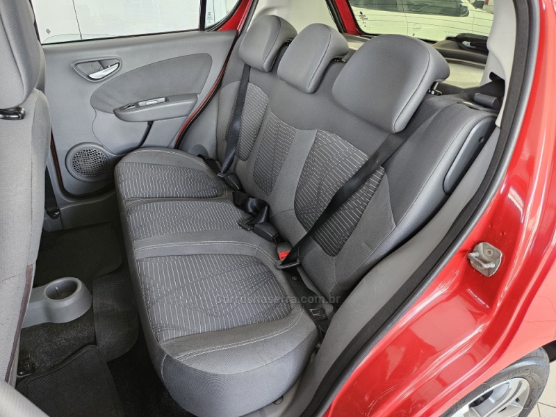 FIAT - PALIO - 2013/2013 - Vermelha - R$ 42.000,00