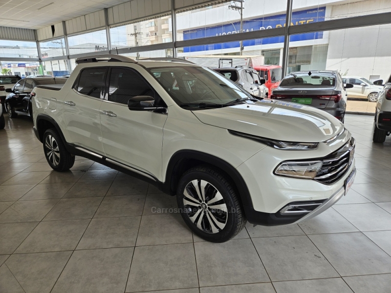 FIAT - TORO - 2022/2023 - Branca - R$ 139.000,00