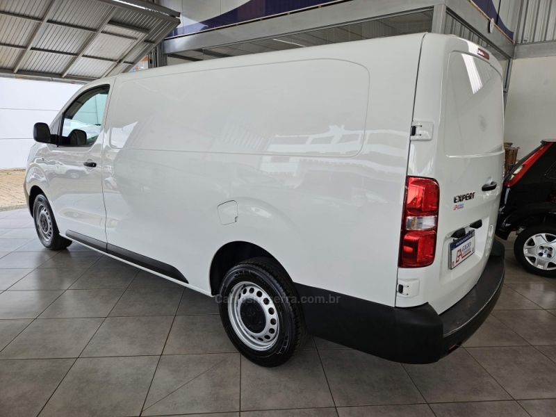 PEUGEOT - EXPERT - 2022/2023 - Branca - R$ 148.000,00
