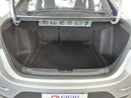 CHEVROLET - ONIX - 2022/2023 - Prata - R$ 76.500,00