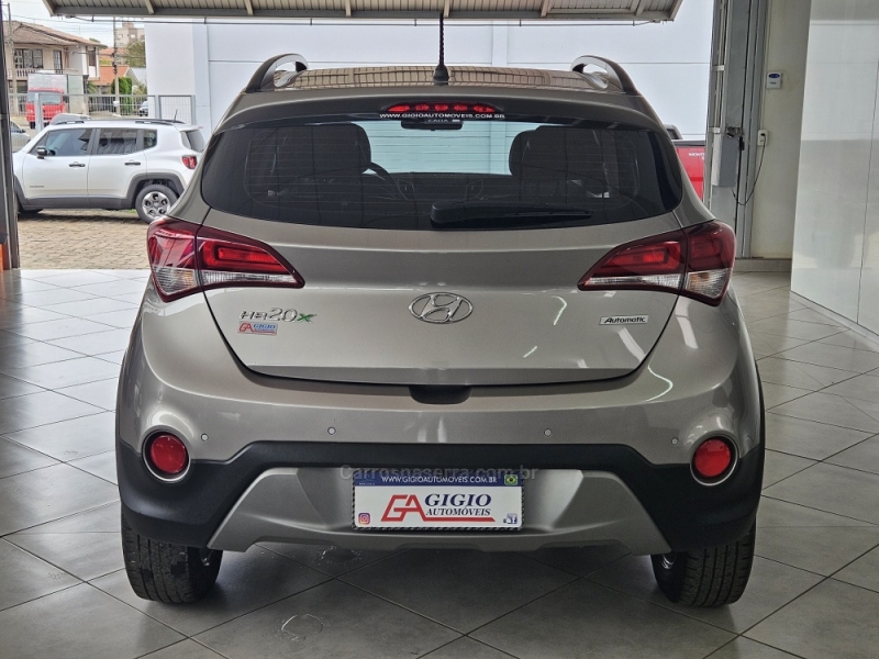 HYUNDAI - HB20X - 2016/2017 - Prata - R$ 71.500,00