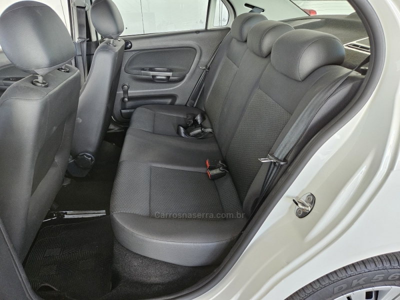 VOLKSWAGEN - VOYAGE - 2019/2020 - Branca - R$ 55.500,00
