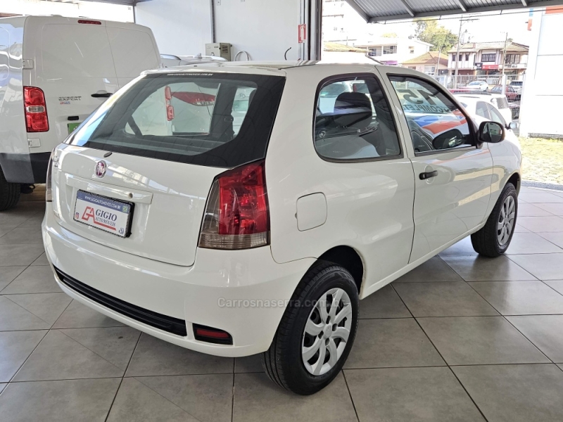 FIAT - PALIO - 2014/2015 - Branca - R$ 29.500,00