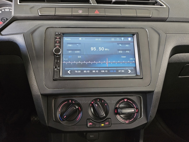 VOLKSWAGEN - VOYAGE - 2019/2020 - Branca - R$ 55.500,00