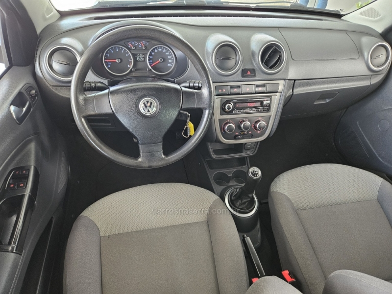 VOLKSWAGEN - VOYAGE - 2009/2010 - Cinza - R$ 31.800,00