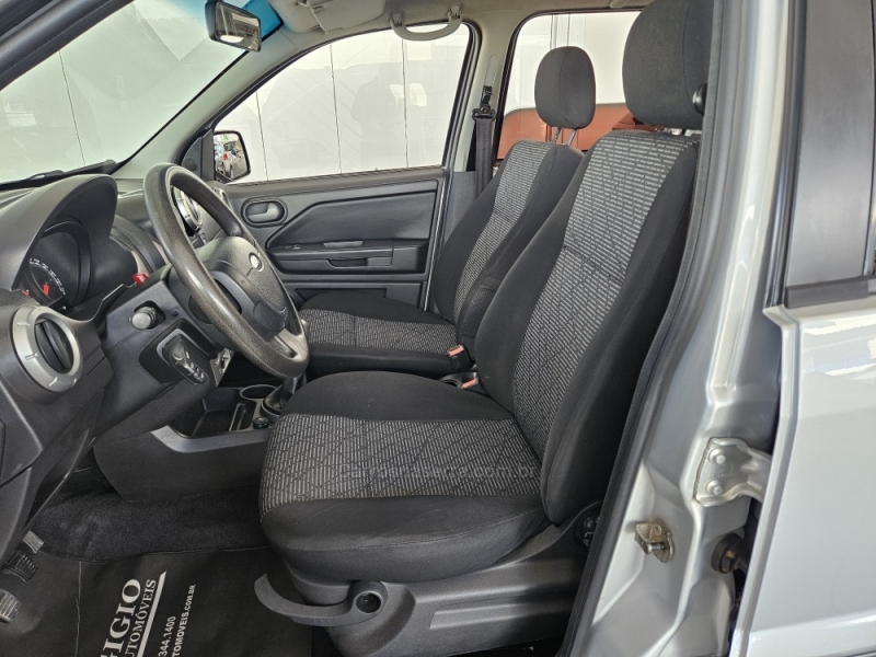 FORD - ECOSPORT - 2011/2012 - Prata - R$ 45.000,00