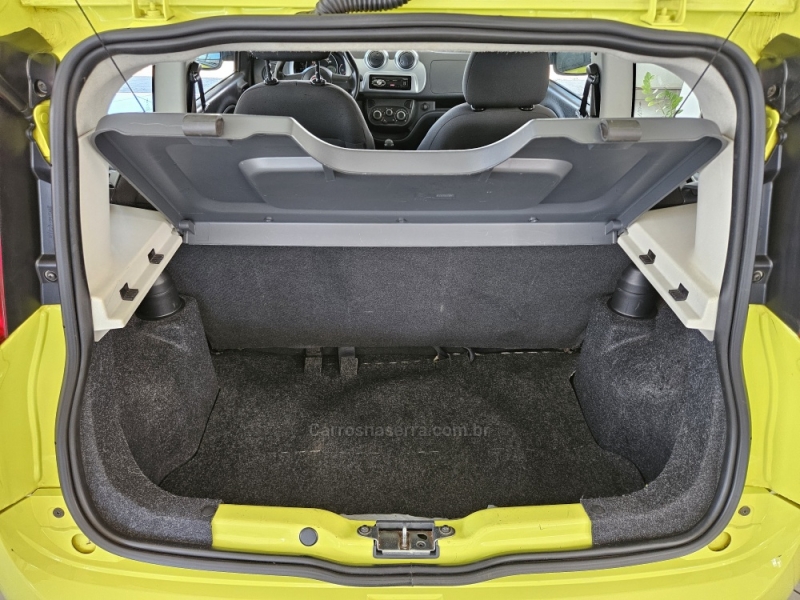 FIAT - UNO - 2012/2013 - Amarela - R$ 31.600,00