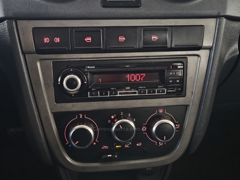 VOLKSWAGEN - VOYAGE - 2009/2010 - Cinza - R$ 31.800,00