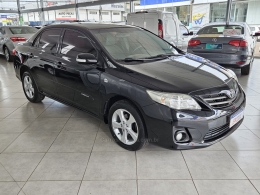 TOYOTA - COROLLA - 2011/2012 - Preta - R$ 65.000,00