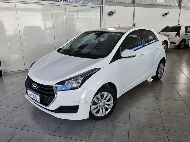 HYUNDAI - HB20 - 2015/2016 - Branca - R$ 55.500,00