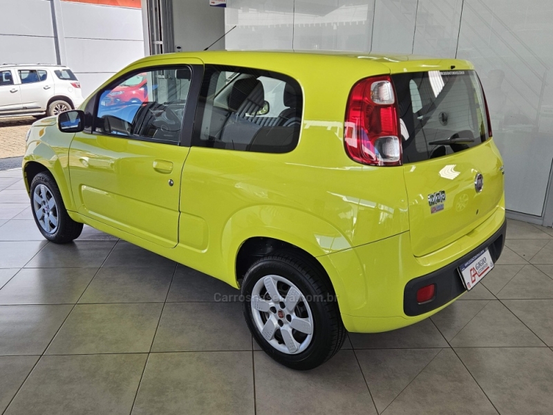 FIAT - UNO - 2012/2013 - Amarela - R$ 31.600,00