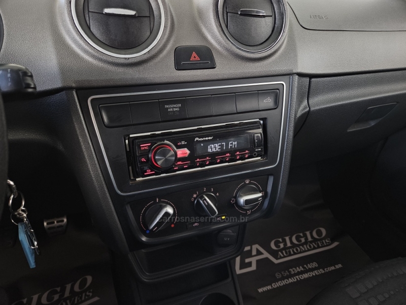 VOLKSWAGEN - SAVEIRO - 2013/2014 - Vermelha - R$ 64.900,00