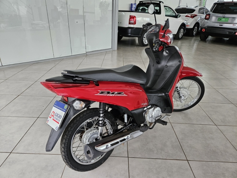 HONDA - BIZ 110I - 2017/2017 - Vermelha - R$ 11.000,00