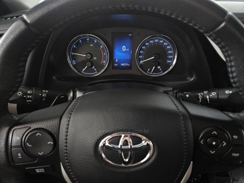 TOYOTA - COROLLA - 2017/2018 - Preta - R$ 103.000,00