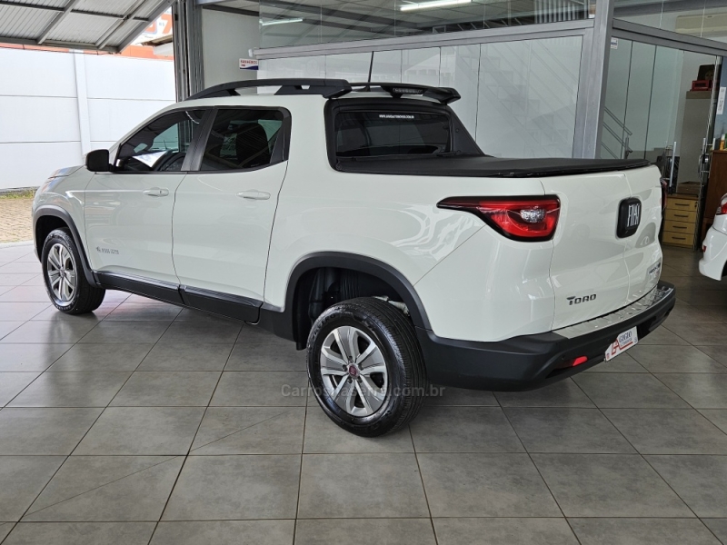 FIAT - TORO - 2017/2017 - Branca - R$ 88.000,00