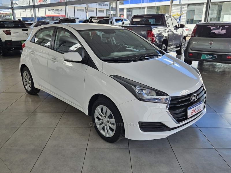 HYUNDAI - HB20 - 2015/2016 - Branca - R$ 55.500,00