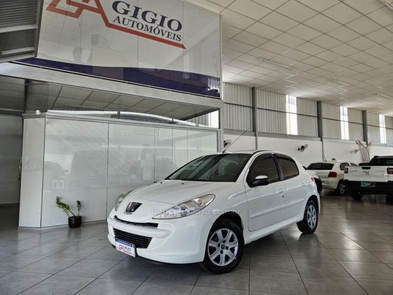 PEUGEOT - 207 - 2012/2014 - Branca - R$ 30.500,00