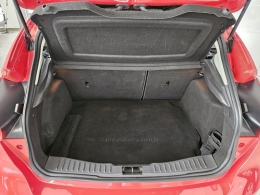 FORD - FOCUS - 2015/2016 - Vermelha - R$ 64.000,00