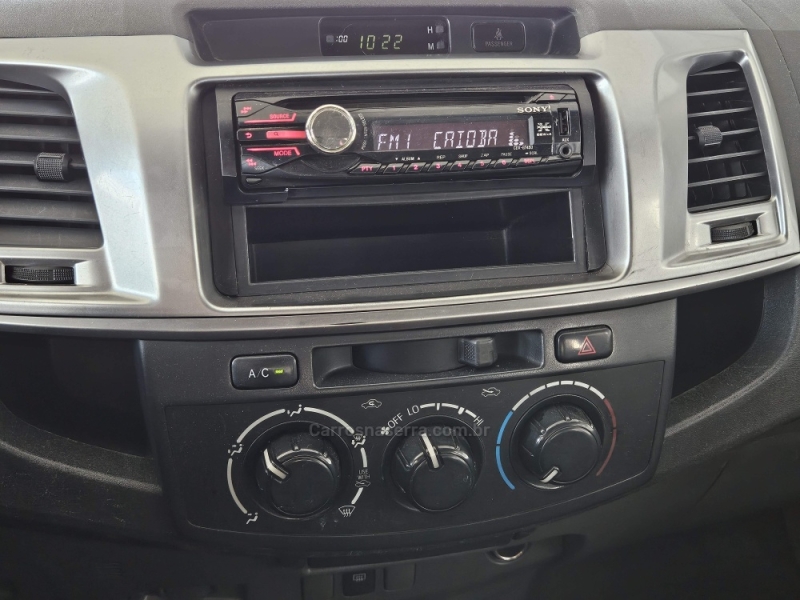 TOYOTA - HILUX - 2015/2015 - Branca - R$ 118.000,00