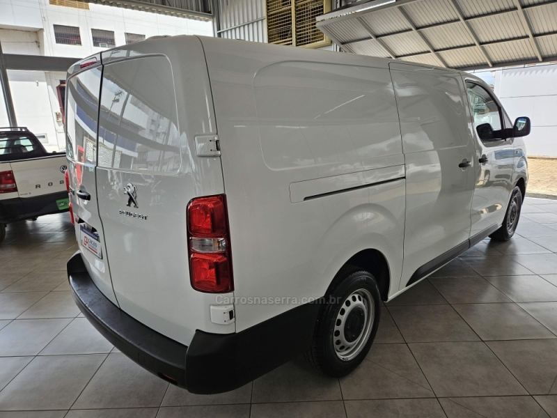 PEUGEOT - EXPERT - 2022/2023 - Branca - R$ 148.000,00