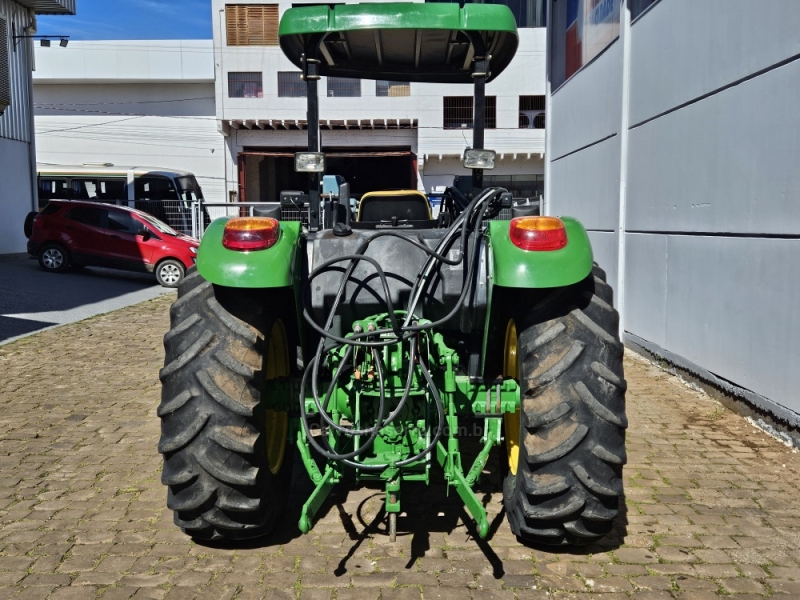 JOHN DEERE - TRATOR 5078 - 2015/2015 - Verde - R$ 180.000,00