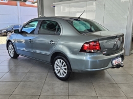 VOLKSWAGEN - VOYAGE - 2009/2010 - Cinza - R$ 31.800,00
