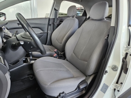 HYUNDAI - HB20X - 2013/2014 - Branca - R$ 58.500,00