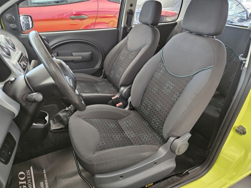 FIAT - UNO - 2012/2013 - Amarela - R$ 31.600,00