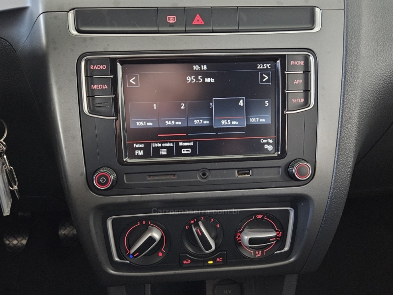 VOLKSWAGEN - FOX - 2019/2019 - Branca - R$ 63.500,00