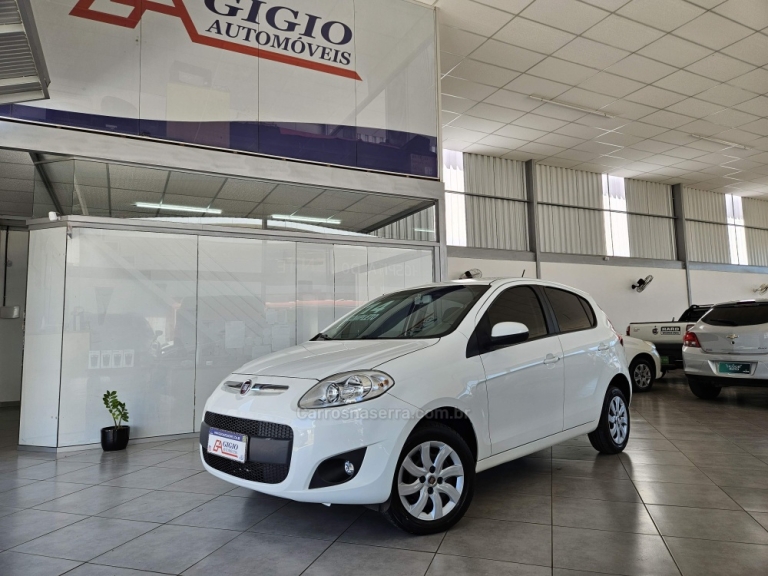 FIAT - PALIO - 2013/2014 - Branca - R$ 44.000,00