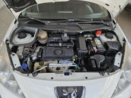 PEUGEOT - 207 - 2012/2014 - Branca - R$ 30.500,00